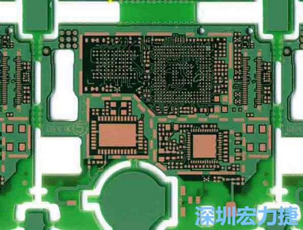 在產(chǎn)品極度要求小型化設(shè)計(jì)時(shí)，可利用HDI板材壓縮主板面積，同時(shí)具減輕重量?jī)?yōu)點(diǎn)。