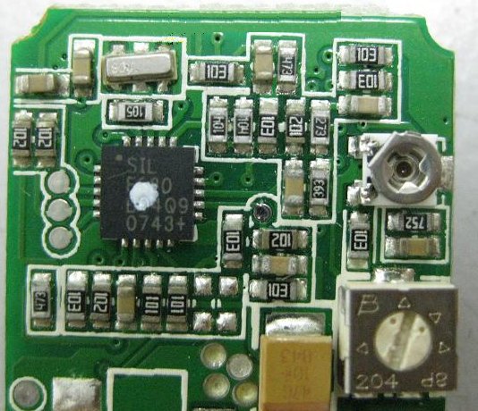 PCBA加工IC元件主要分為DIP及SMD兩大類，DIP 插件的IC，SMD (Surface Mount Device) 表面貼裝元件。